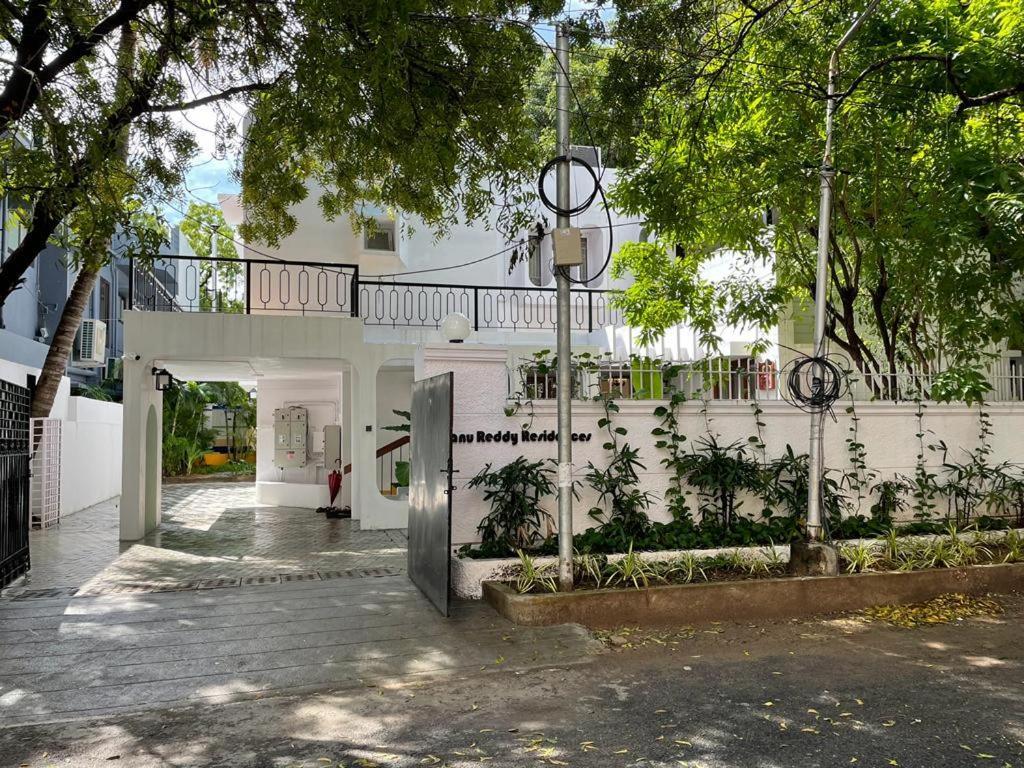 Hanu Reddy Residences - Nawab Habibullah Avenue Madras Buitenkant foto