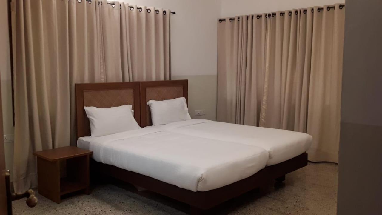 Hanu Reddy Residences - Nawab Habibullah Avenue Madras Buitenkant foto